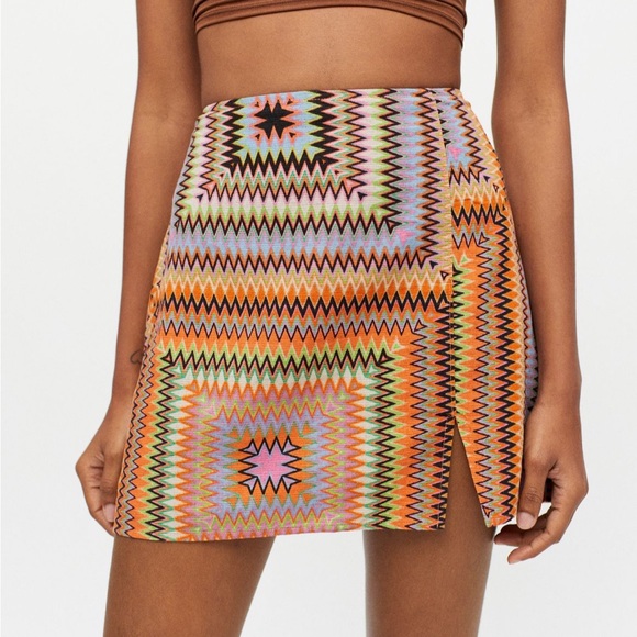 Urban Outfitters paradise printed notched mini skirt. Size small - Picture 5 of 6